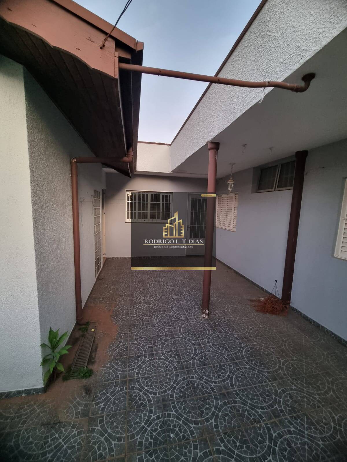 Casa à venda com 3 quartos, 350m² - Foto 3