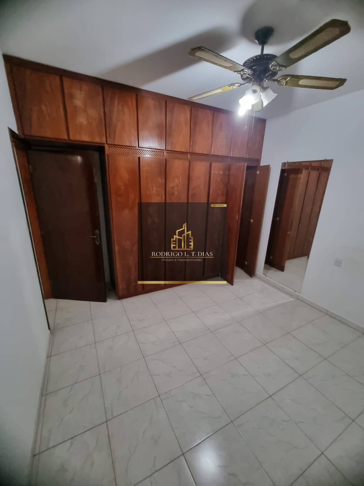 Casa à venda com 3 quartos, 350m² - Foto 15