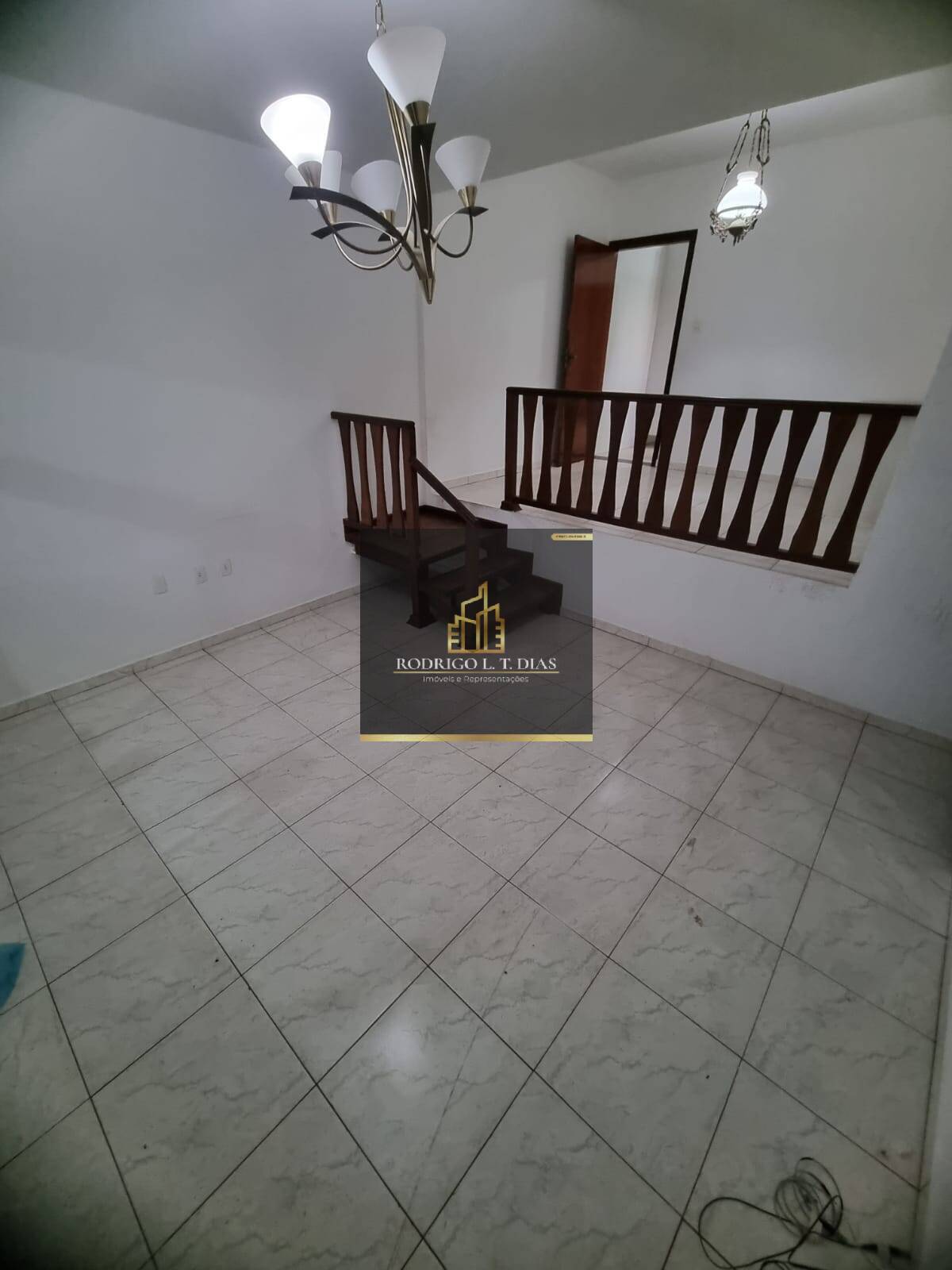 Casa à venda com 3 quartos, 350m² - Foto 11