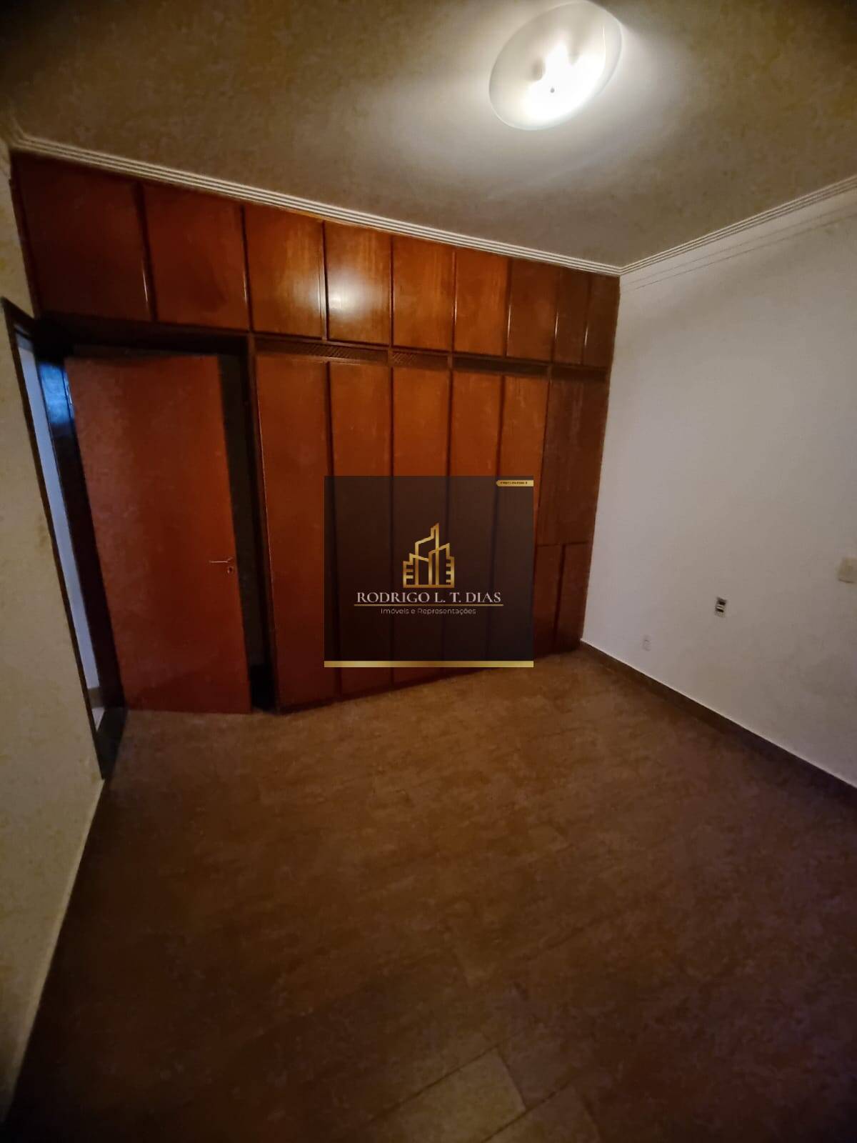 Casa à venda com 3 quartos, 350m² - Foto 14