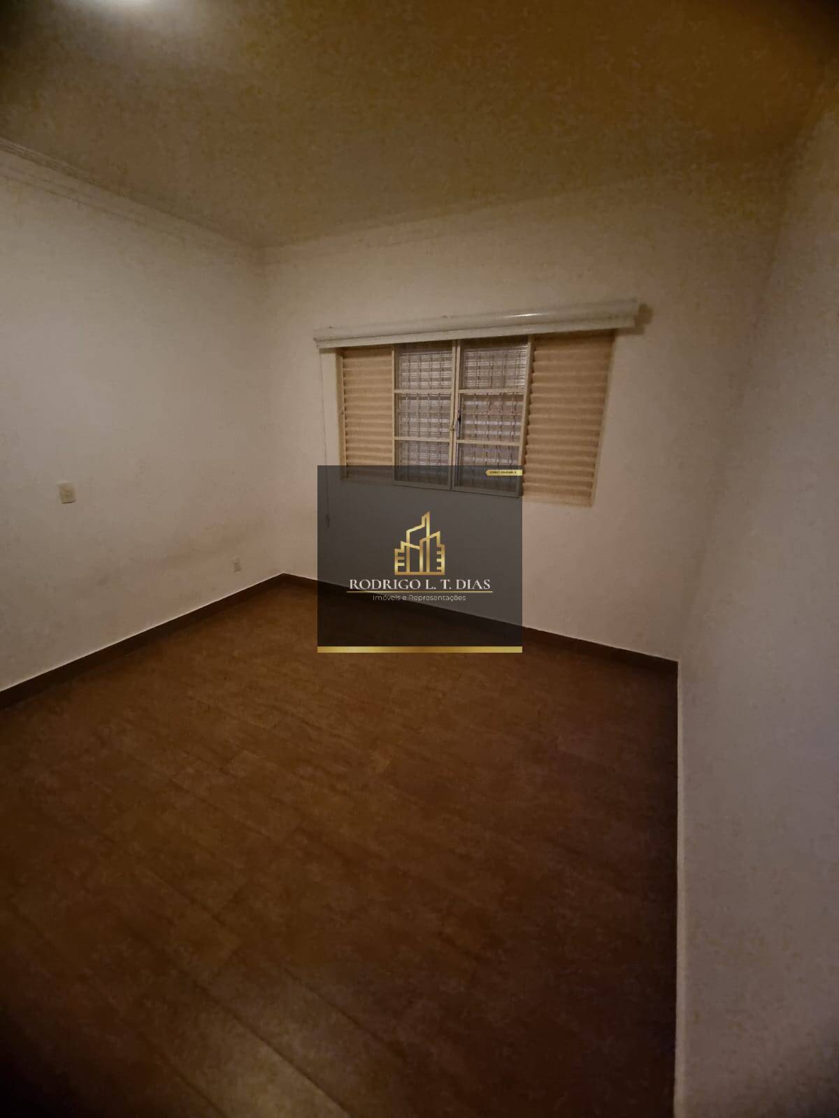 Casa à venda com 3 quartos, 350m² - Foto 10