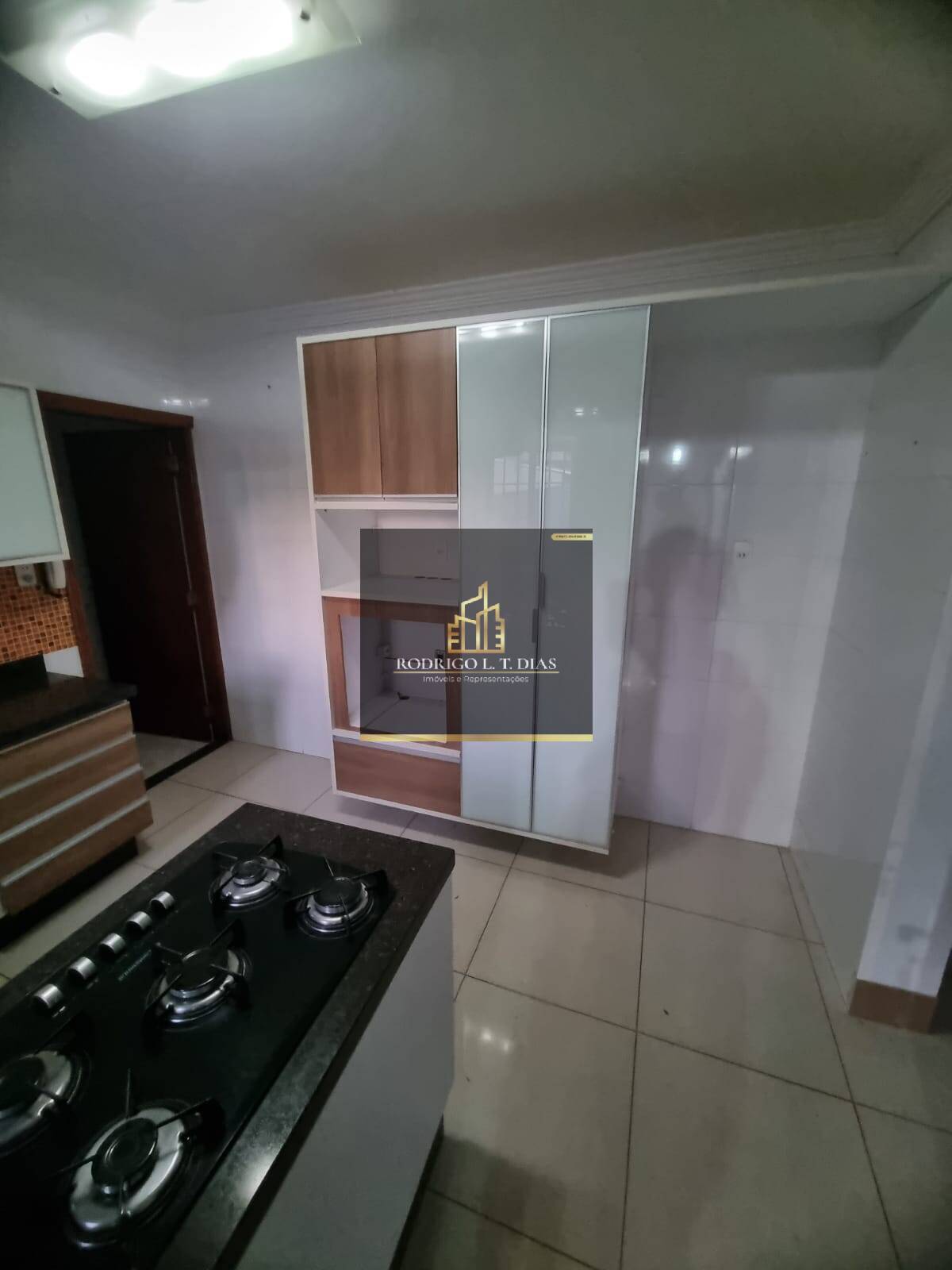 Casa à venda com 3 quartos, 350m² - Foto 7