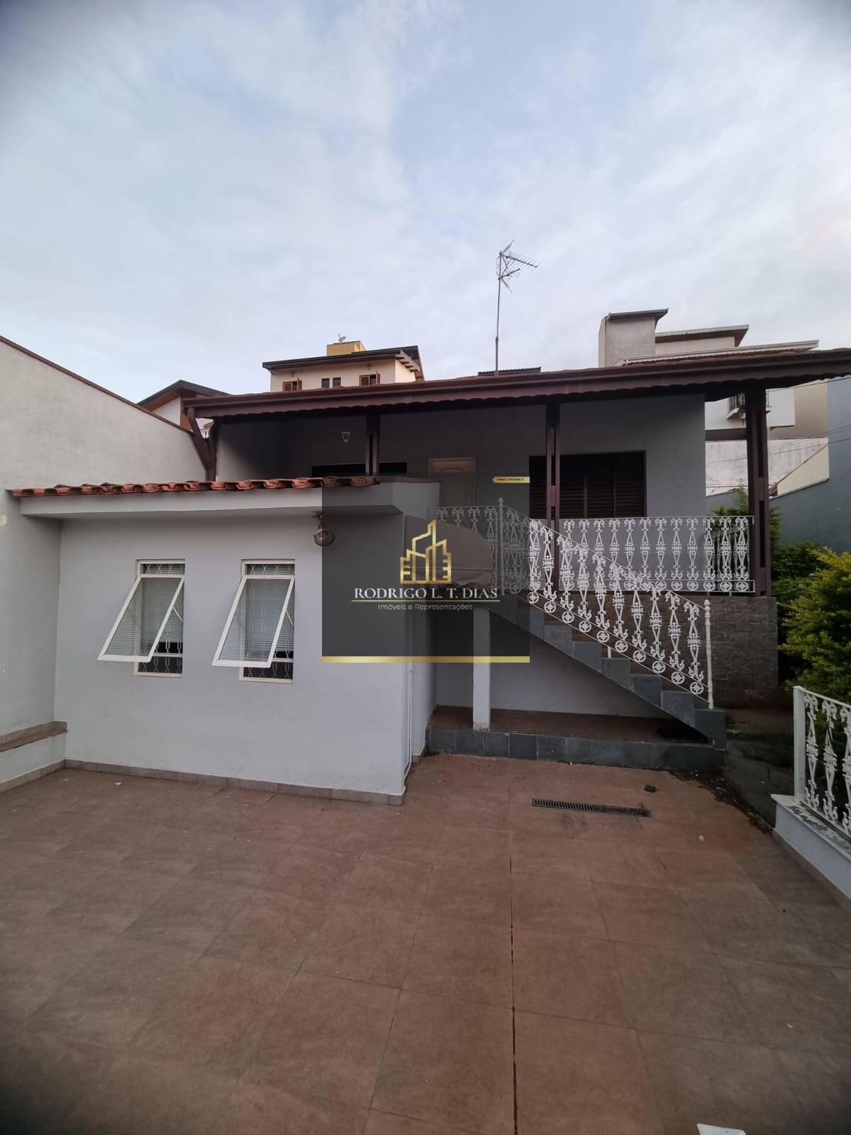 Casa à venda com 3 quartos, 350m² - Foto 4