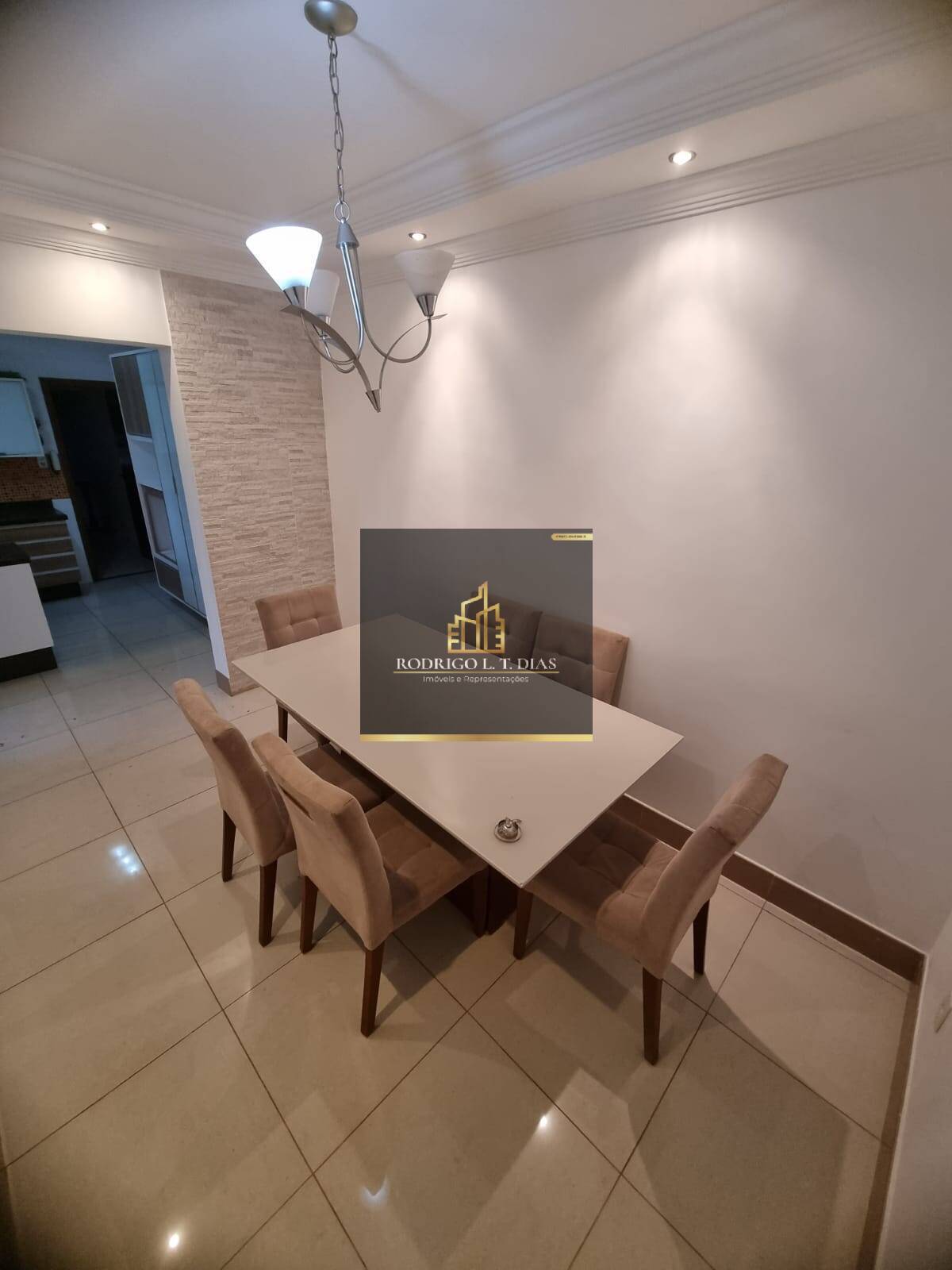 Casa à venda com 3 quartos, 350m² - Foto 8