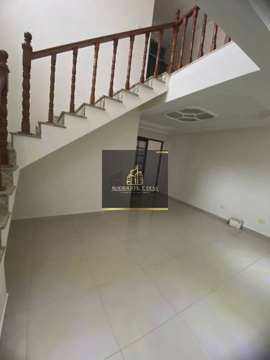 Casa para alugar com 3 quartos, 200m² - Foto 4