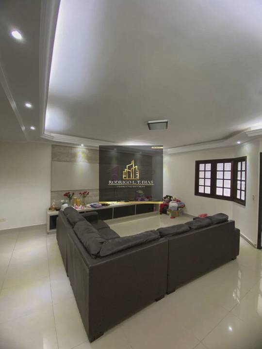 Casa para alugar com 3 quartos, 200m² - Foto 18