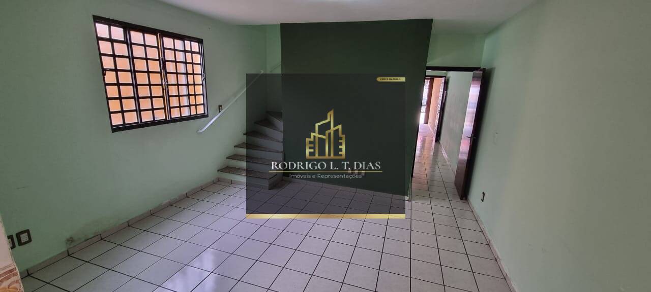 Casa para alugar com 3 quartos, 153m² - Foto 4