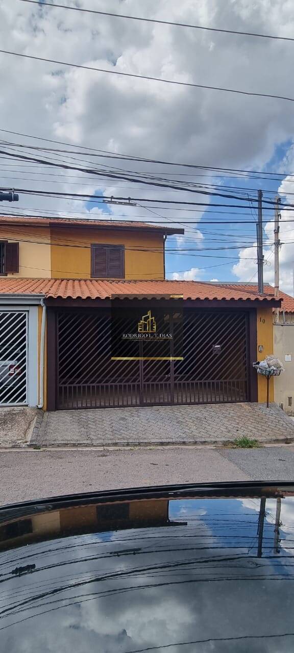 Casa para alugar com 3 quartos, 153m² - Foto 1