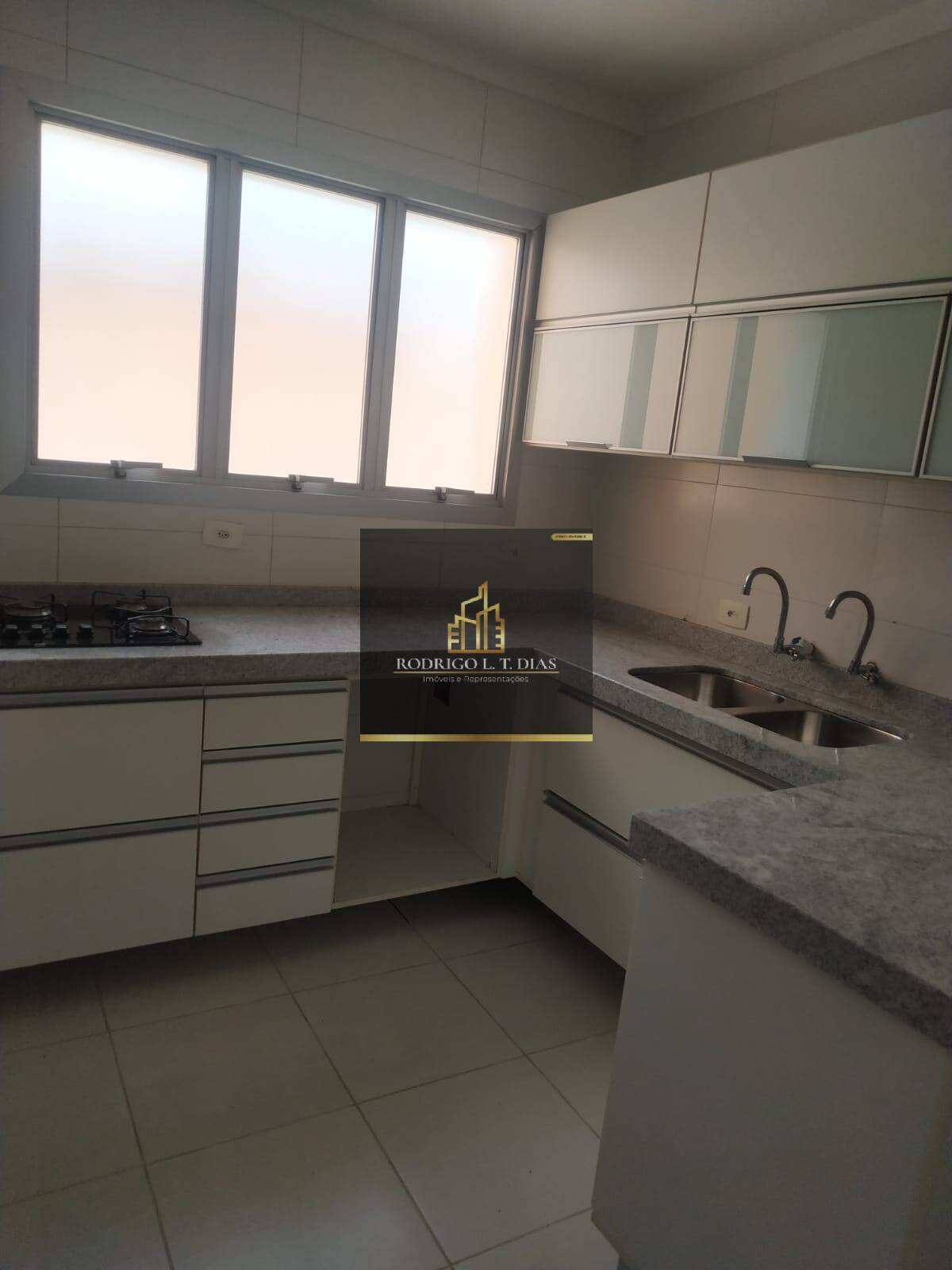 Apartamento 155m², 3 dormitórios, 1 suite, Condomínio Cosmo Peixoto
