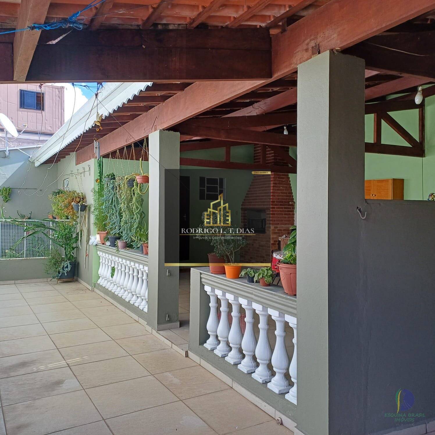Casa à venda com 3 quartos, 354m² - Foto 4