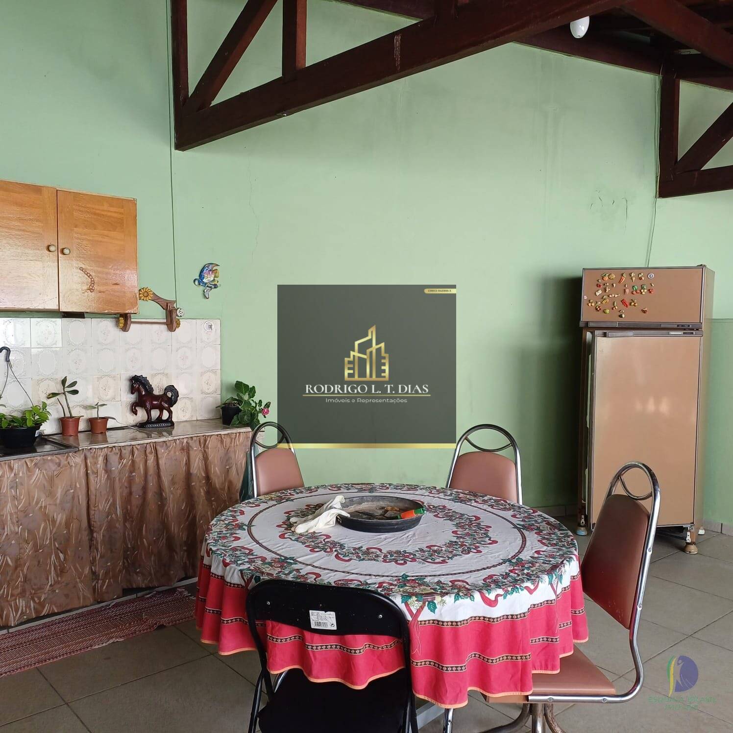 Casa à venda com 3 quartos, 354m² - Foto 11