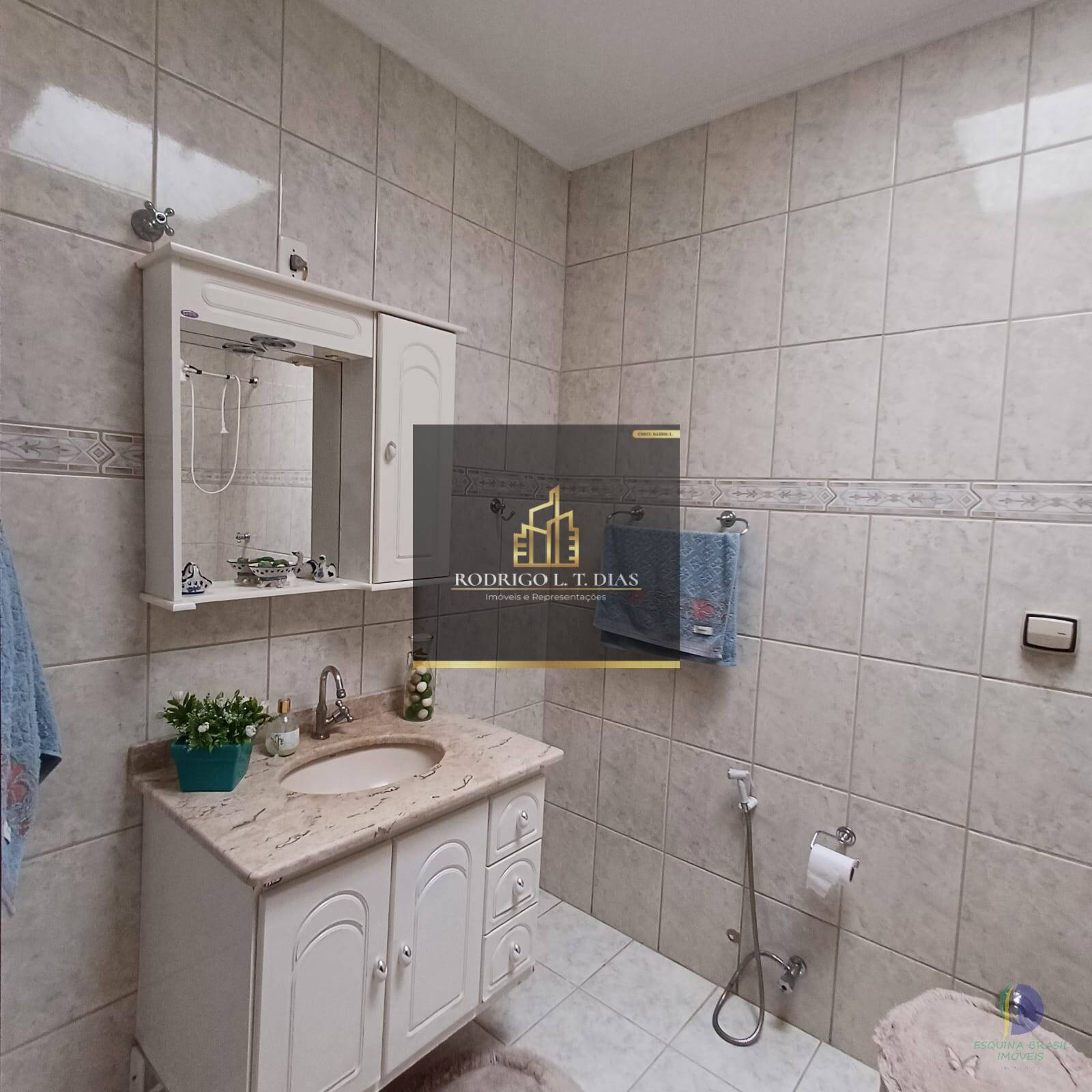 Casa à venda com 3 quartos, 354m² - Foto 17