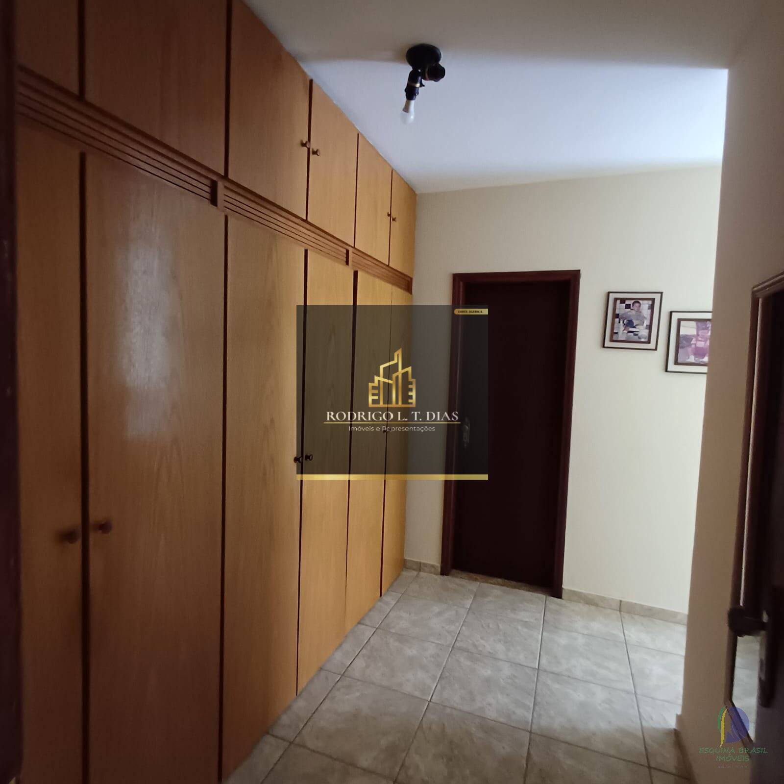 Casa à venda com 3 quartos, 354m² - Foto 25