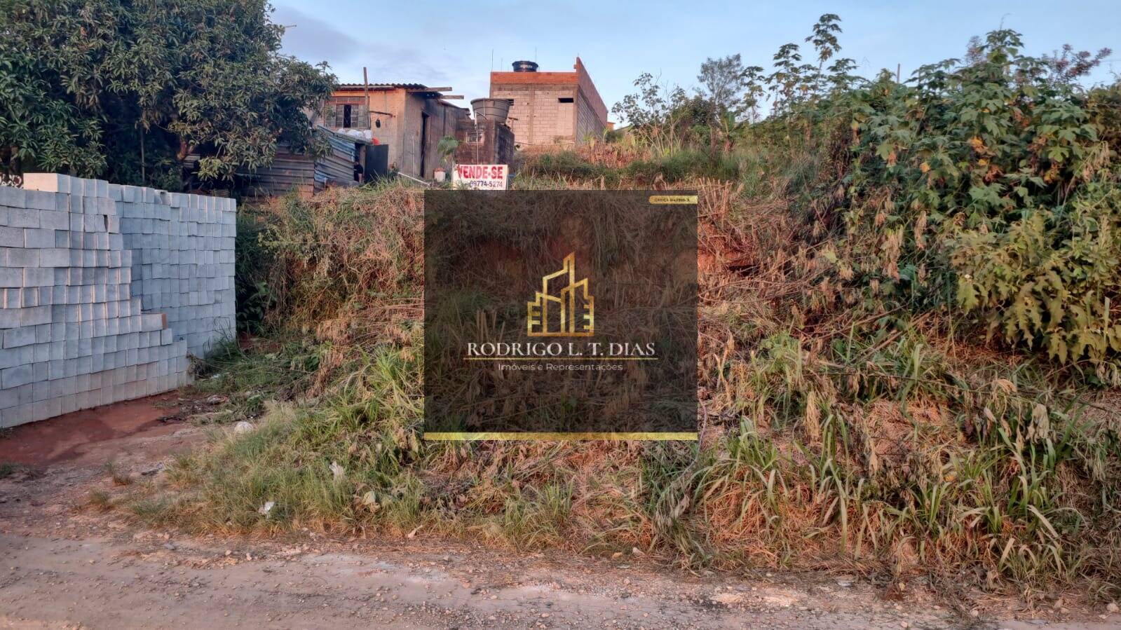 TERRENO A VENDA NO BAIRRO PARQUE SANTANA (BOTUJURU) CAMPO LIMPO PAULISTA/SP