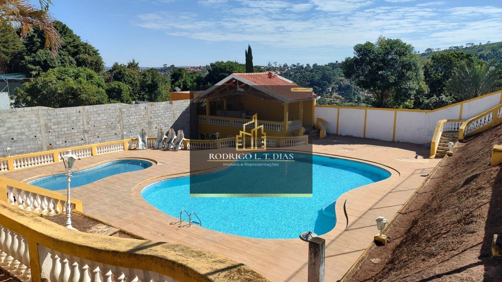 Chácara à venda com 4 quartos, 1000m² - Foto 3