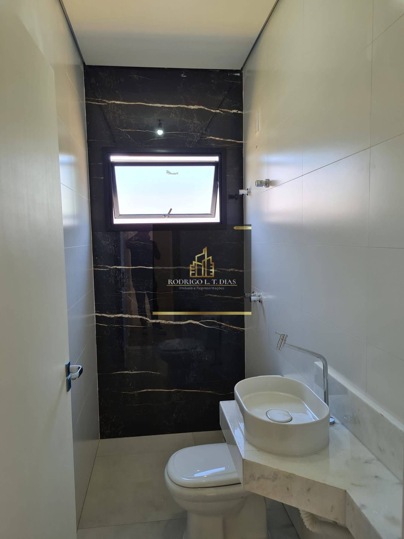 Casa de Condomínio à venda com 3 quartos, 212m² - Foto 18