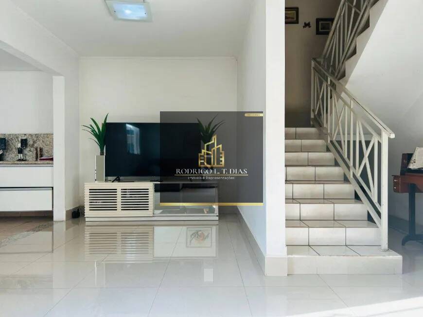 Casa de Condomínio à venda e aluguel com 3 quartos, 160m² - Foto 16