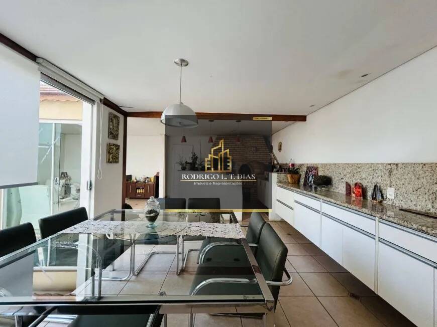 Casa de Condomínio à venda e aluguel com 3 quartos, 160m² - Foto 1
