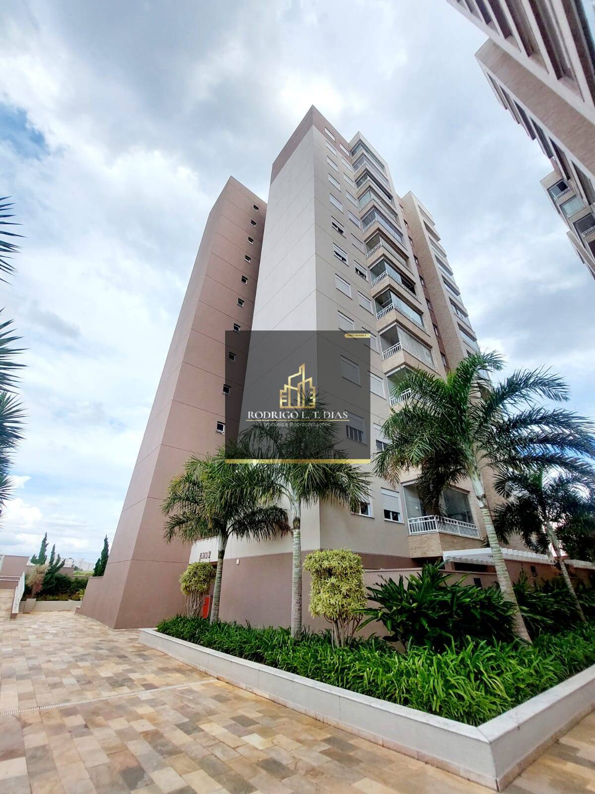 Apartamento para alugar com 3 quartos, 75m² - Foto 2