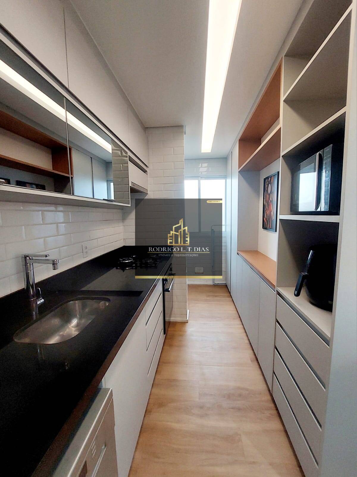 Apartamento para alugar com 3 quartos, 75m² - Foto 8