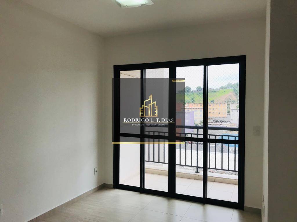 Apartamento para alugar com 3 quartos, 77m² - Foto 4