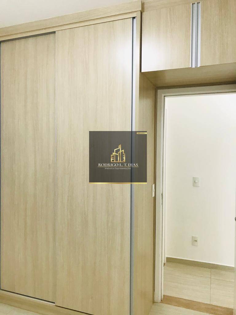 Apartamento para alugar com 3 quartos, 77m² - Foto 12