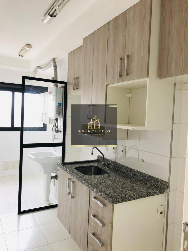 Apartamento para alugar com 3 quartos, 77m² - Foto 2