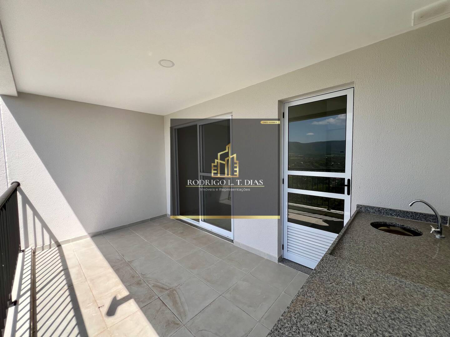 Apartamento à venda com 3 quartos, 85m² - Foto 4