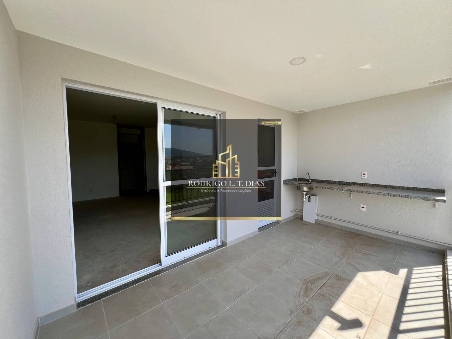 Apartamento à venda com 3 quartos, 85m² - Foto 17