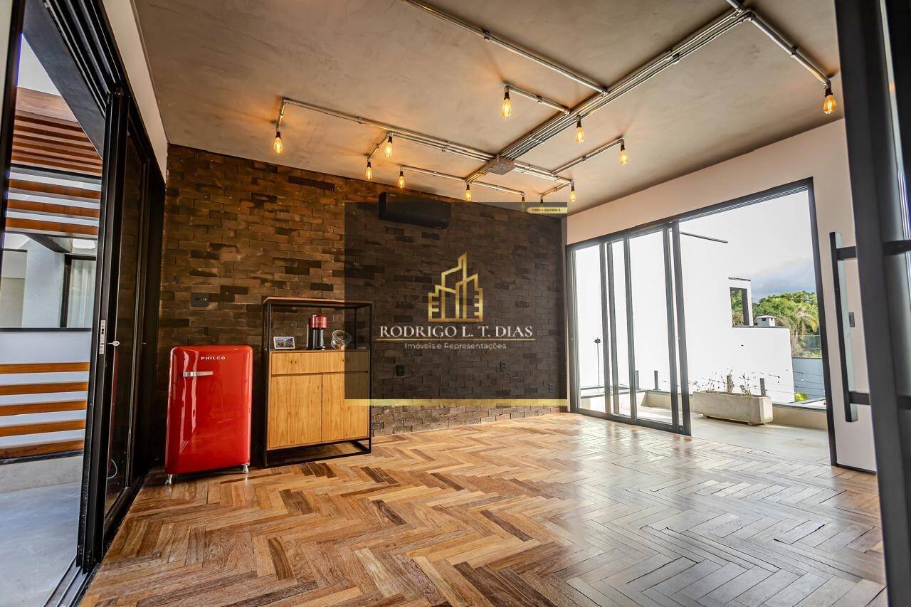 Casa de Condomínio à venda e aluguel com 3 quartos, 300m² - Foto 2