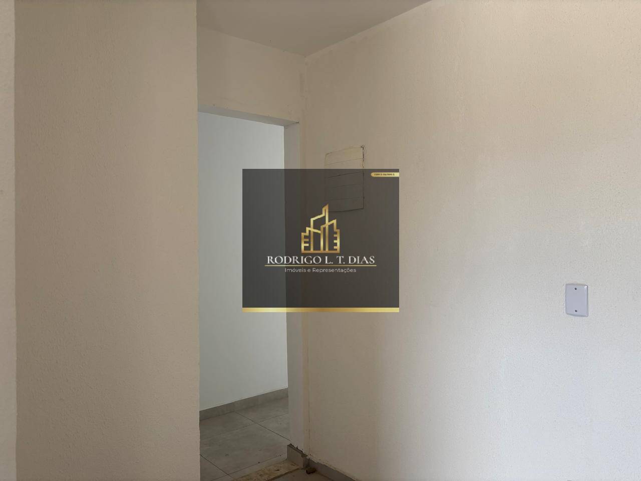 Apartamento para alugar com 2 quartos, 65m² - Foto 3