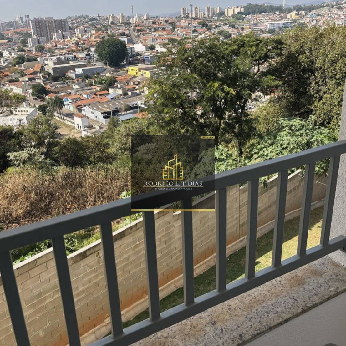 Apartamento para alugar com 2 quartos, 65m² - Foto 12