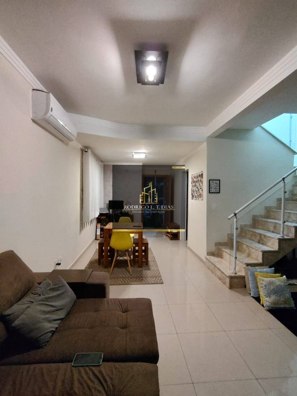 Casa de Condomínio à venda com 3 quartos, 150m² - Foto 3