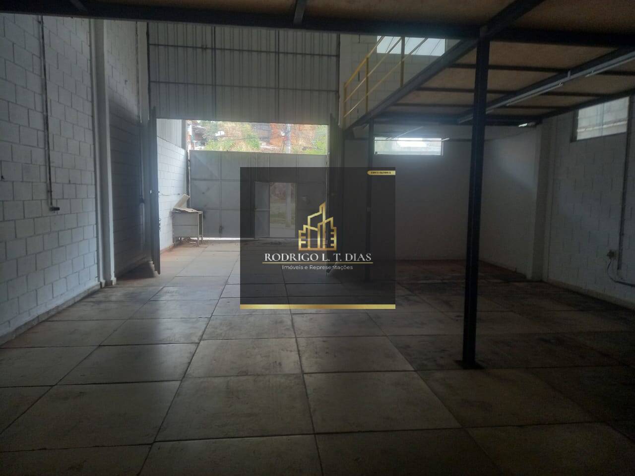 Galpão industrial com escritório 220 m2 para locação em Jundiai