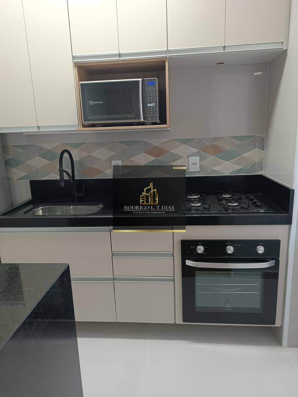 Apartamento para alugar com 2 quartos, 53m² - Foto 15