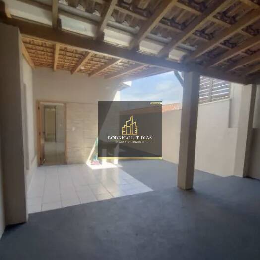 Casa à venda com 2 quartos, 150m² - Foto 4