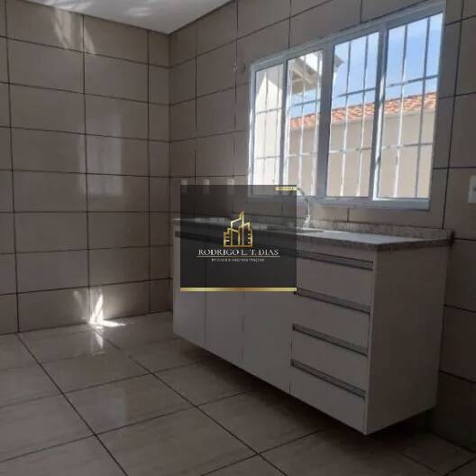 Casa à venda com 2 quartos, 150m² - Foto 8