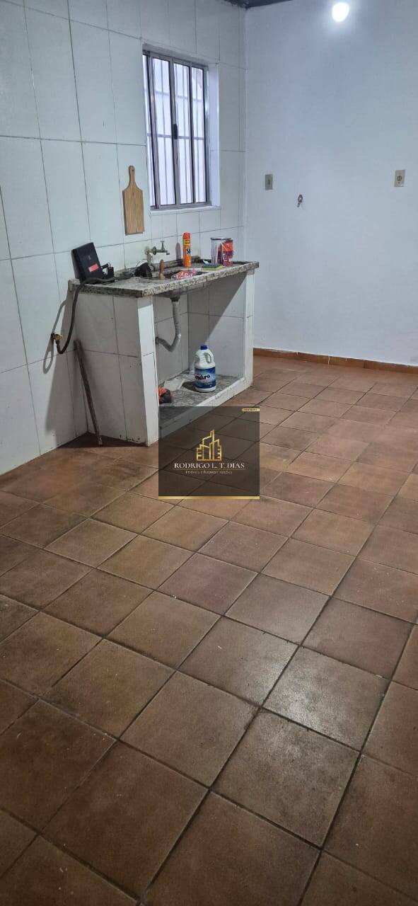 Casa para alugar com 2 quartos, 125m² - Foto 10