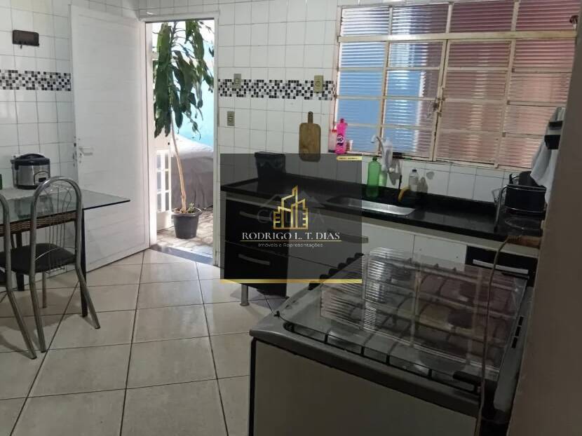 Casa, 3 quartos, 128 m² - Foto 3