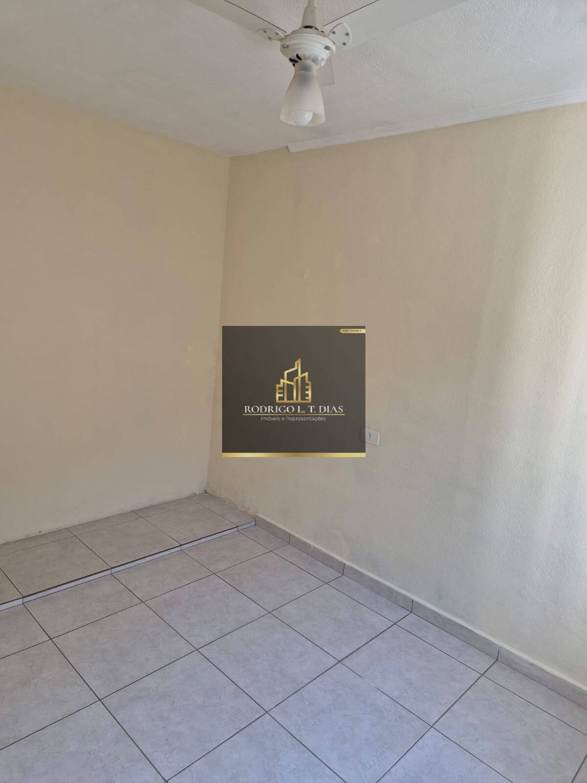 Casa à venda e aluguel com 3 quartos, 185m² - Foto 9
