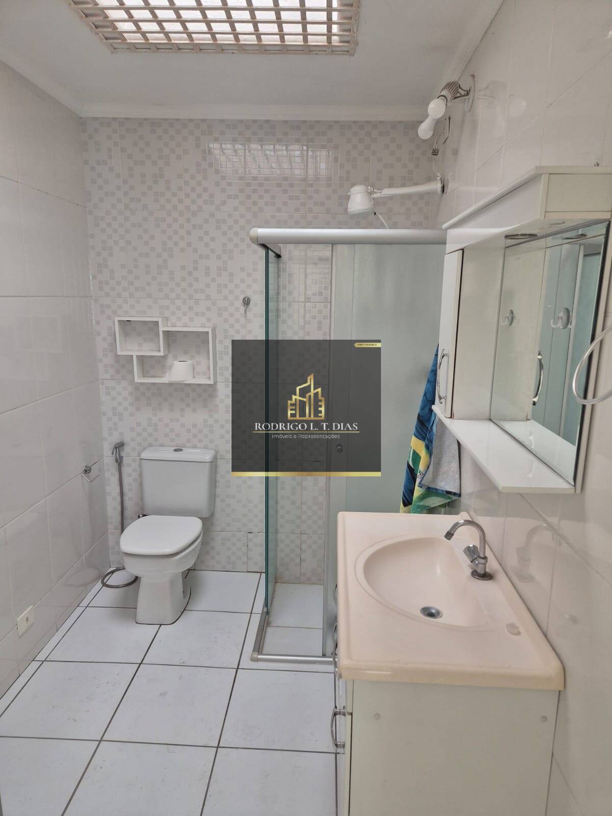 Casa à venda e aluguel com 3 quartos, 185m² - Foto 8
