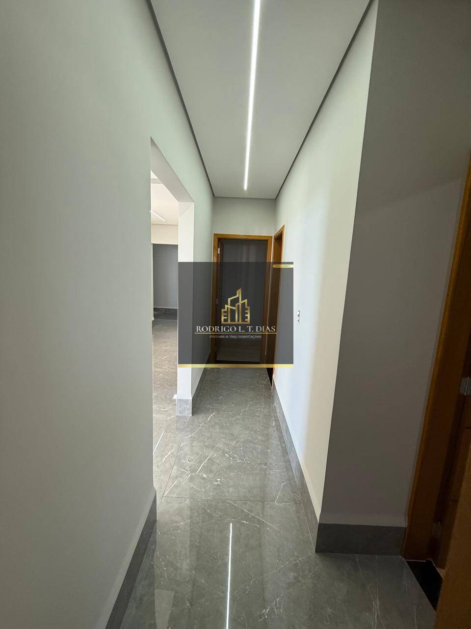 Casa, 3 quartos, 245 m² - Foto 3