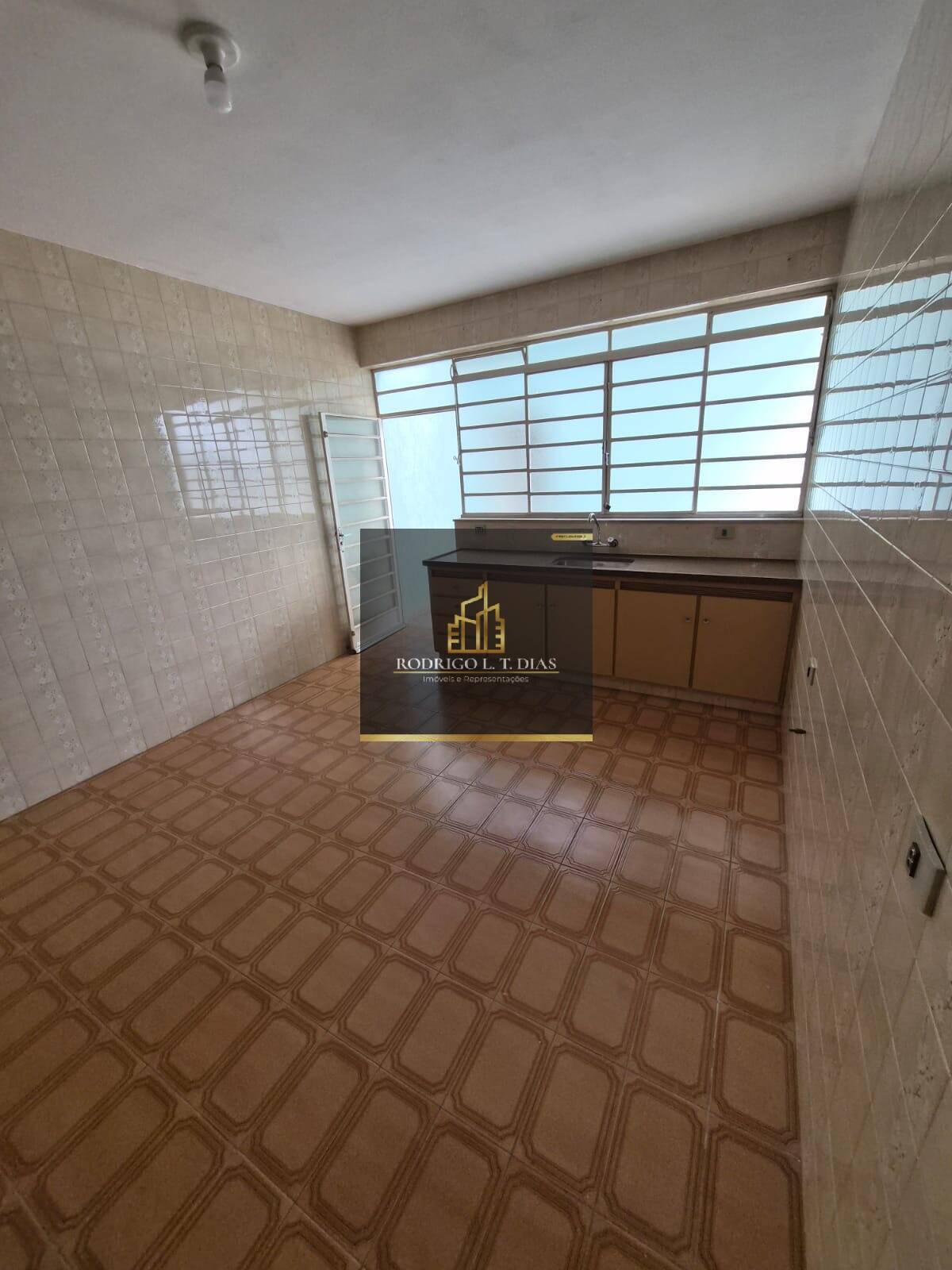 Casa, 3 quartos, 204 m² - Foto 4