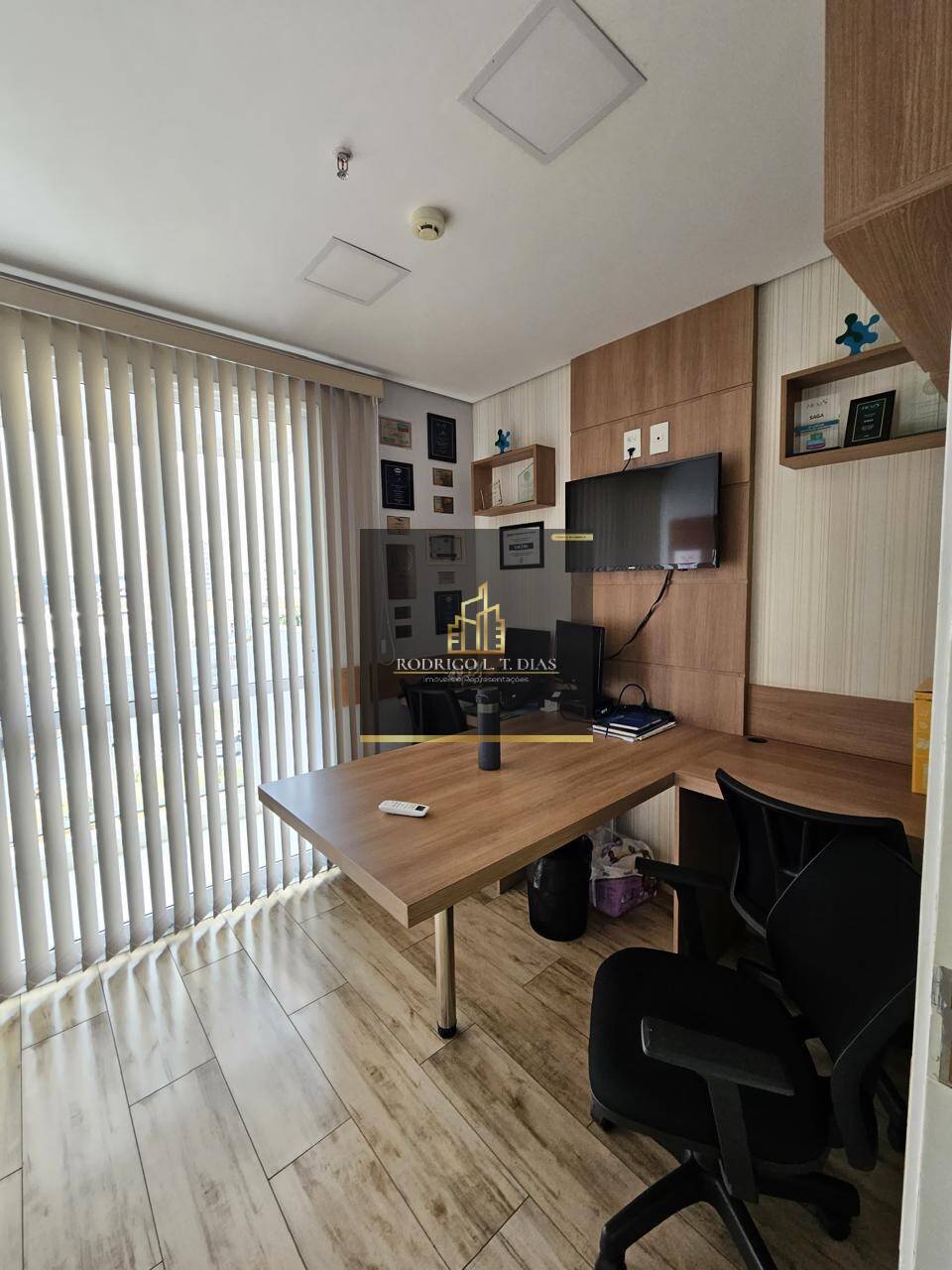 SALA COMERCIAL MOBILIADA PARA ALUGAR EM JUNDIAÍ 70M² 2 VAGAS ED. INDESIGN